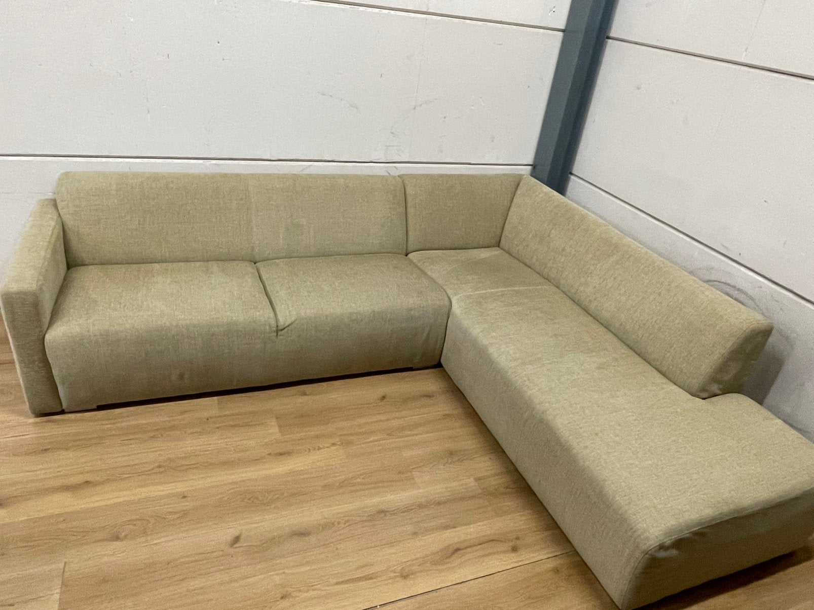 Mooie luxe suede beige MONTEL hoekbank - GEREINIGD!!!, Ophalen, 250 tot 300 cm, Luxe, Hoekbank