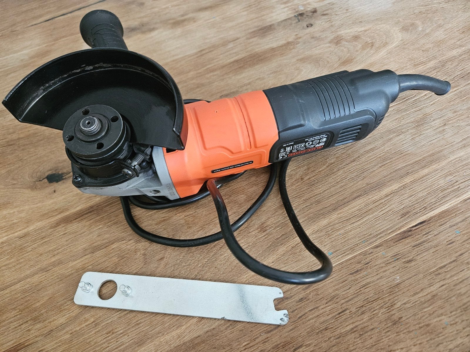 Black+Decker haakse slijper - Zo goed als nieuw, Ophalen of Verzenden, Zo goed als nieuw, 700 tot 1000 watt, Haakse handslijpmachine