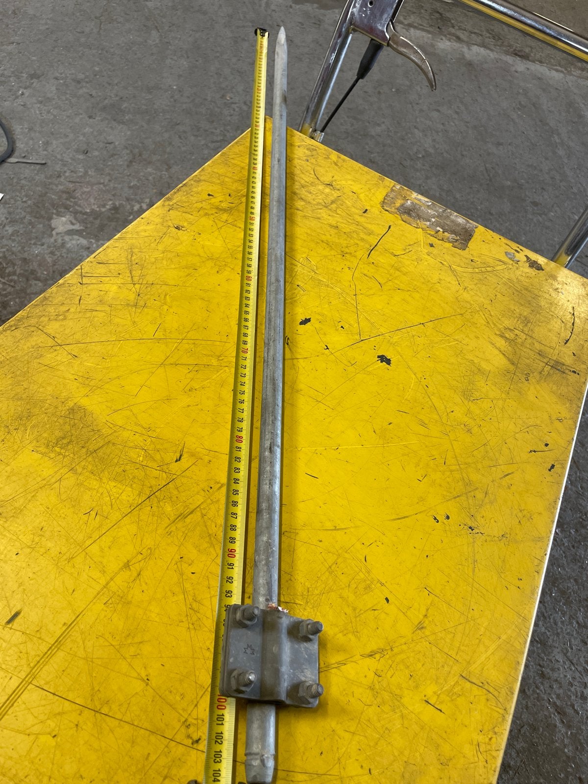 Aardingspen met klem - 1 meter, Ophalen, Gebruikt