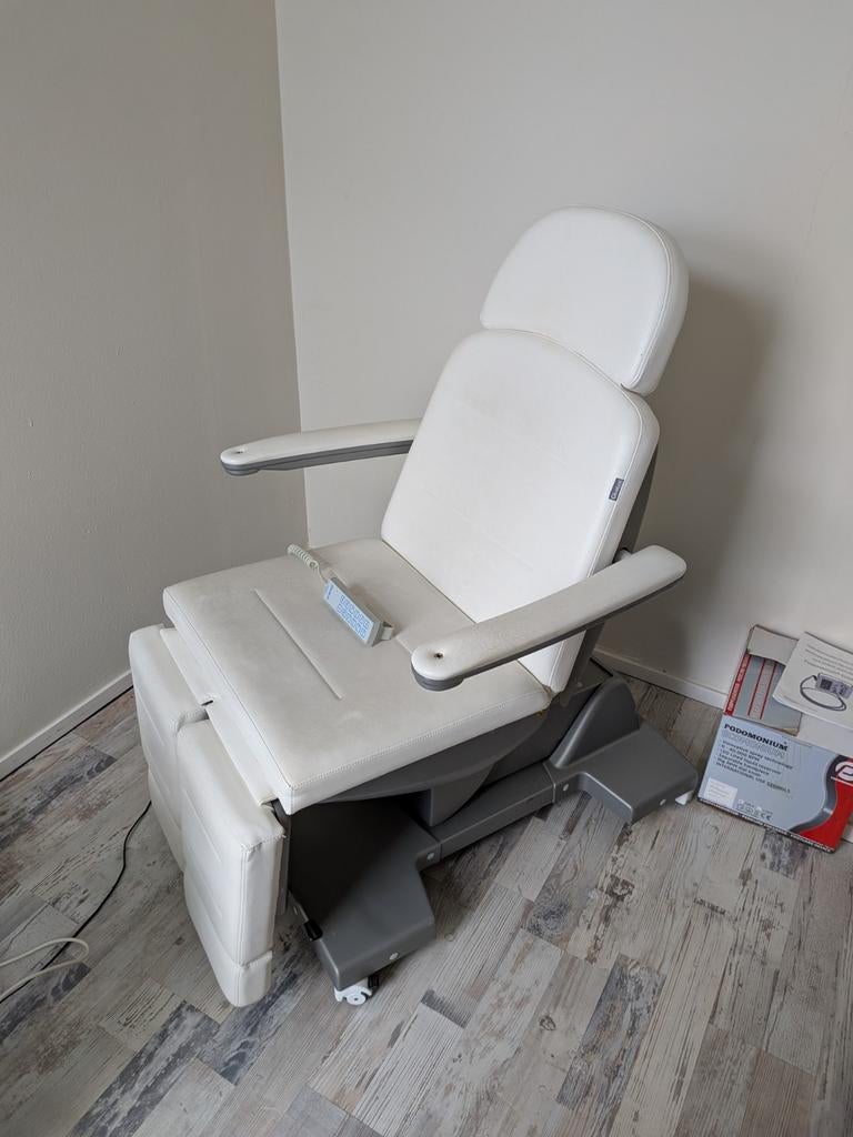 Pedicure Stoel en Voetsteun - Ook los te koop!, Ophalen