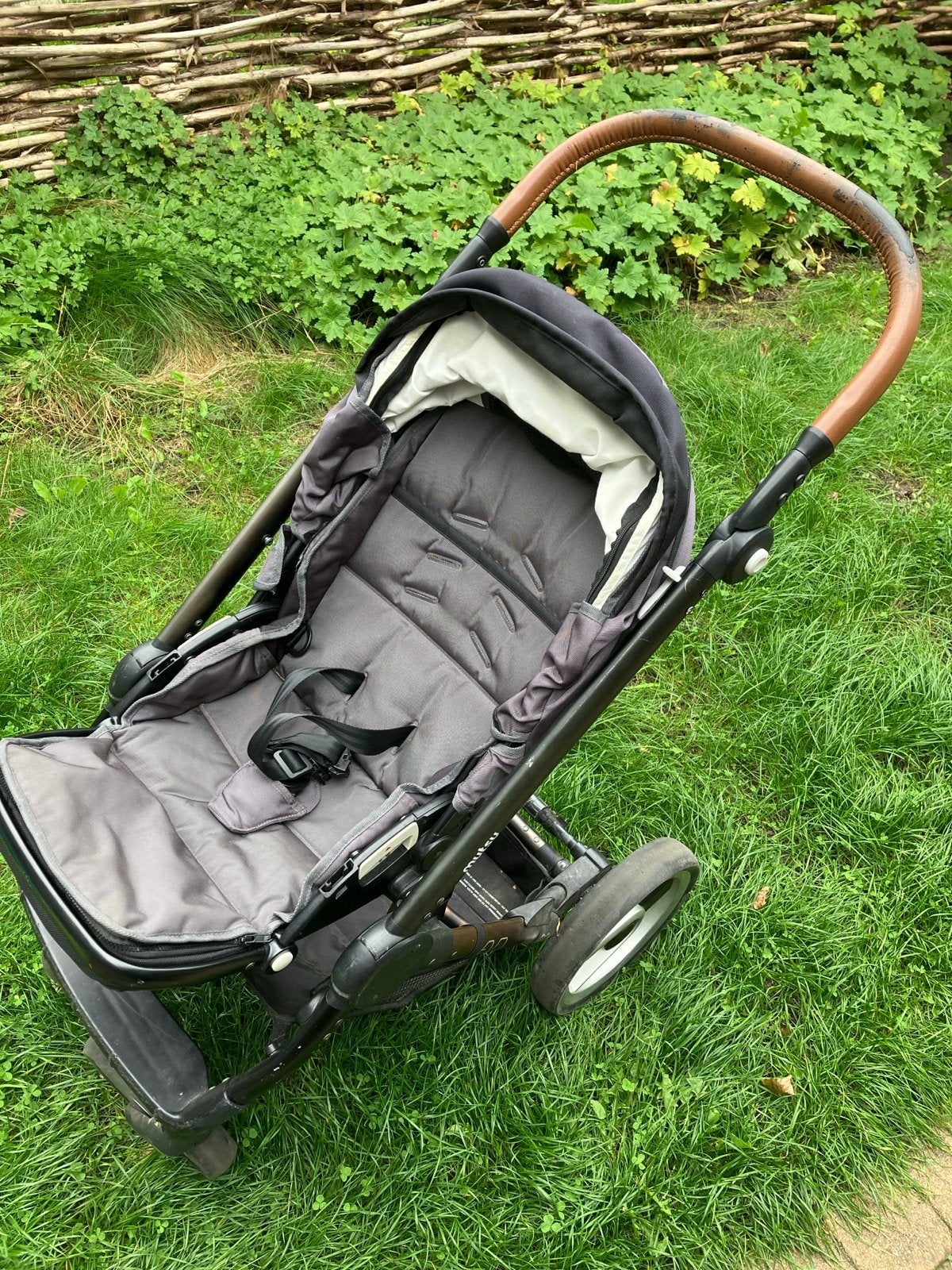 Mutsy Evo kinderwagen met o.a. regenhoes, Gebruikt, Verstelbare duwstang, Mutsy, Ophalen