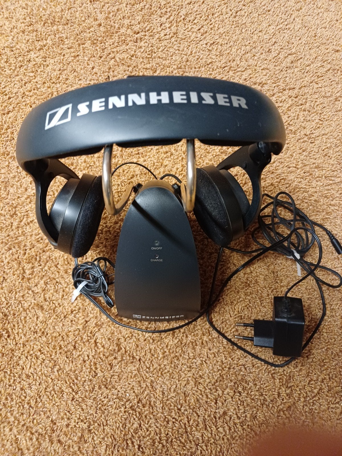 Sennheiser RS 120 II Draadloze Hoofdtelefoon +Oplaadstatio, Gebruikt, Draadloos, Sennheiser, On-ear