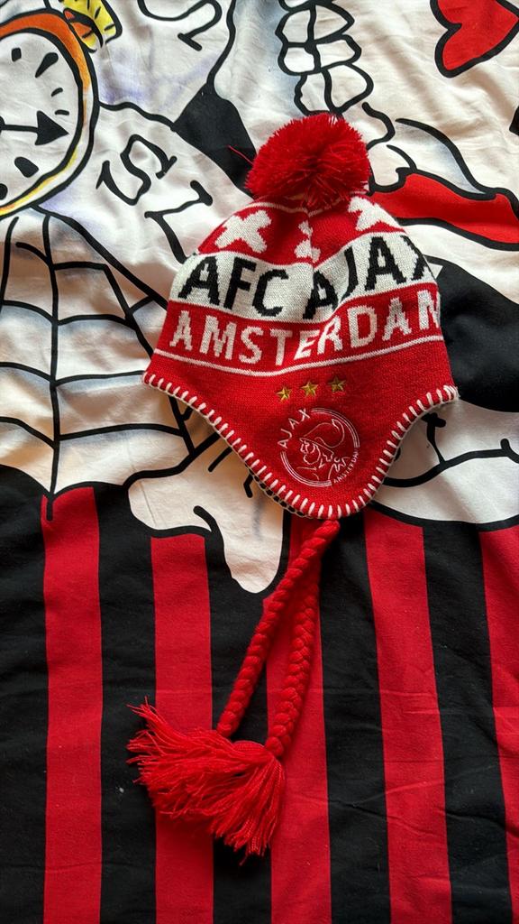 Ajax Muts met Pompon - Rood/Wit, Ophalen