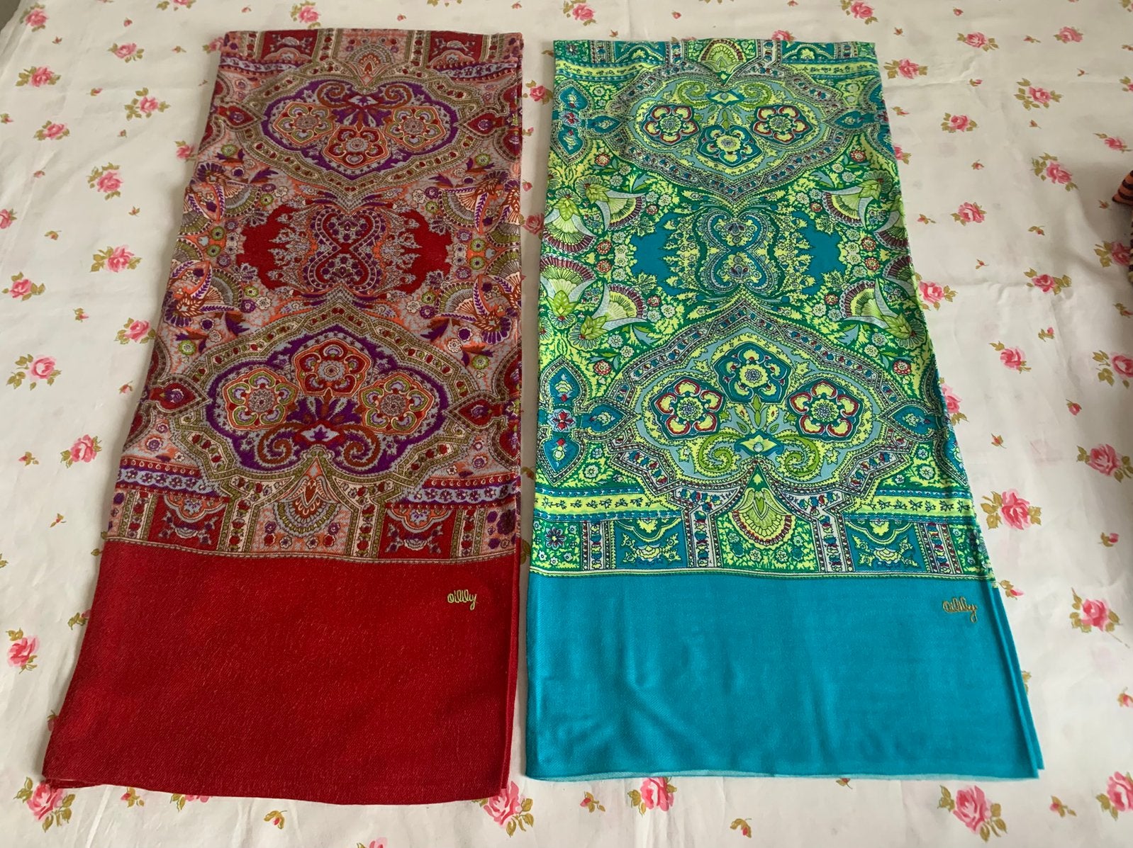 OILILY sjaals rood en blauw, Ophalen of Verzenden, Zo goed als nieuw, Maat 46/48 (XL) of groter, Sjaal
