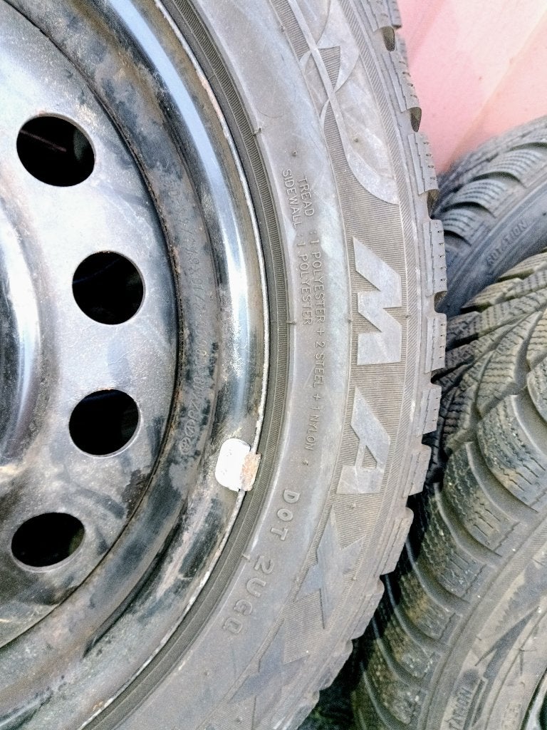 Toyota winterset 205/55 R16 – Maxxis (6,5 mm profiel), Auto-onderdelen, Banden en Velgen, Ophalen, Gebruikt, 16 inch, Banden en Velgen