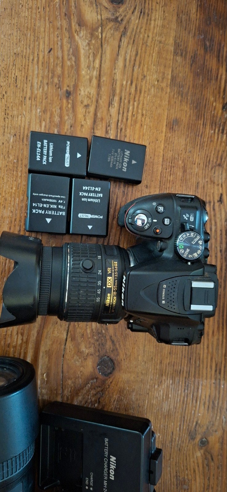 Nikon D5300 DSLR set met 2 lenzen en 4 accu's, Gebruikt, Spiegelreflex, Accu, Ophalen of Verzenden