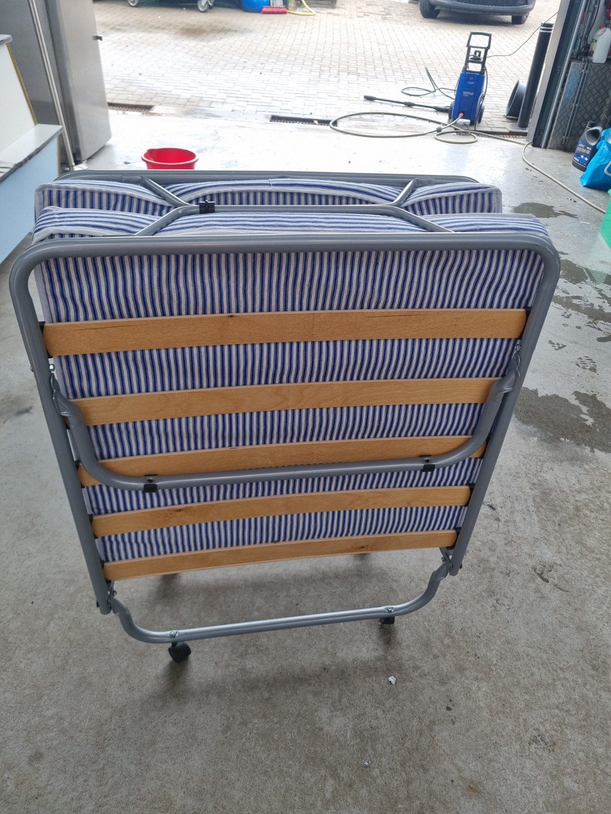 Nette opklapbaar bed met matras, Ophalen, Gebruikt, Eenpersoons, Praktisch