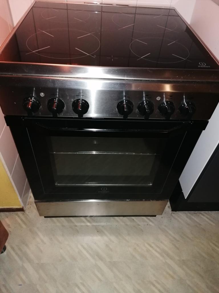 Indesit Elektrisch Fornuis, Ophalen