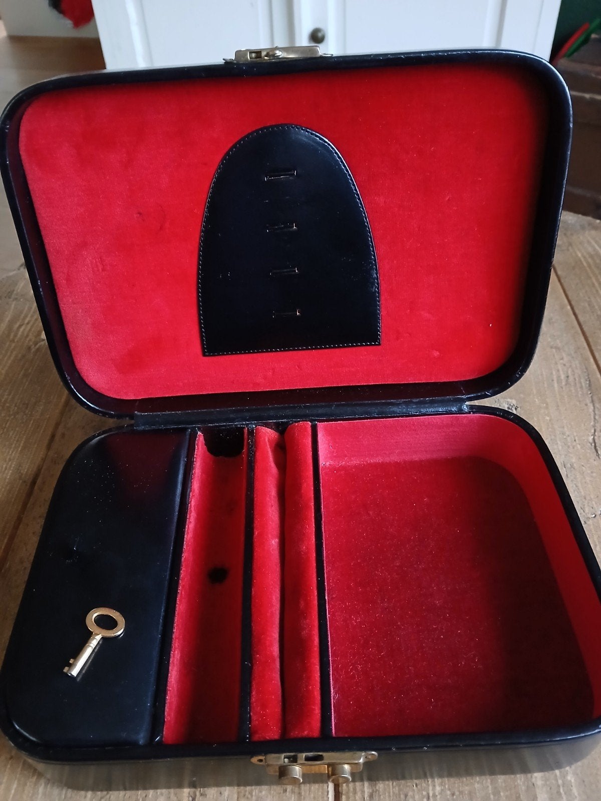 Vintage sieradendoosje, Sieraden, Tassen en Uiterlijk, Beautycases, Ophalen of Verzenden, Gebruikt, Rood