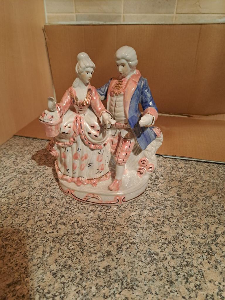Markies En Markiezin Beeldje van Porselein, Ophalen