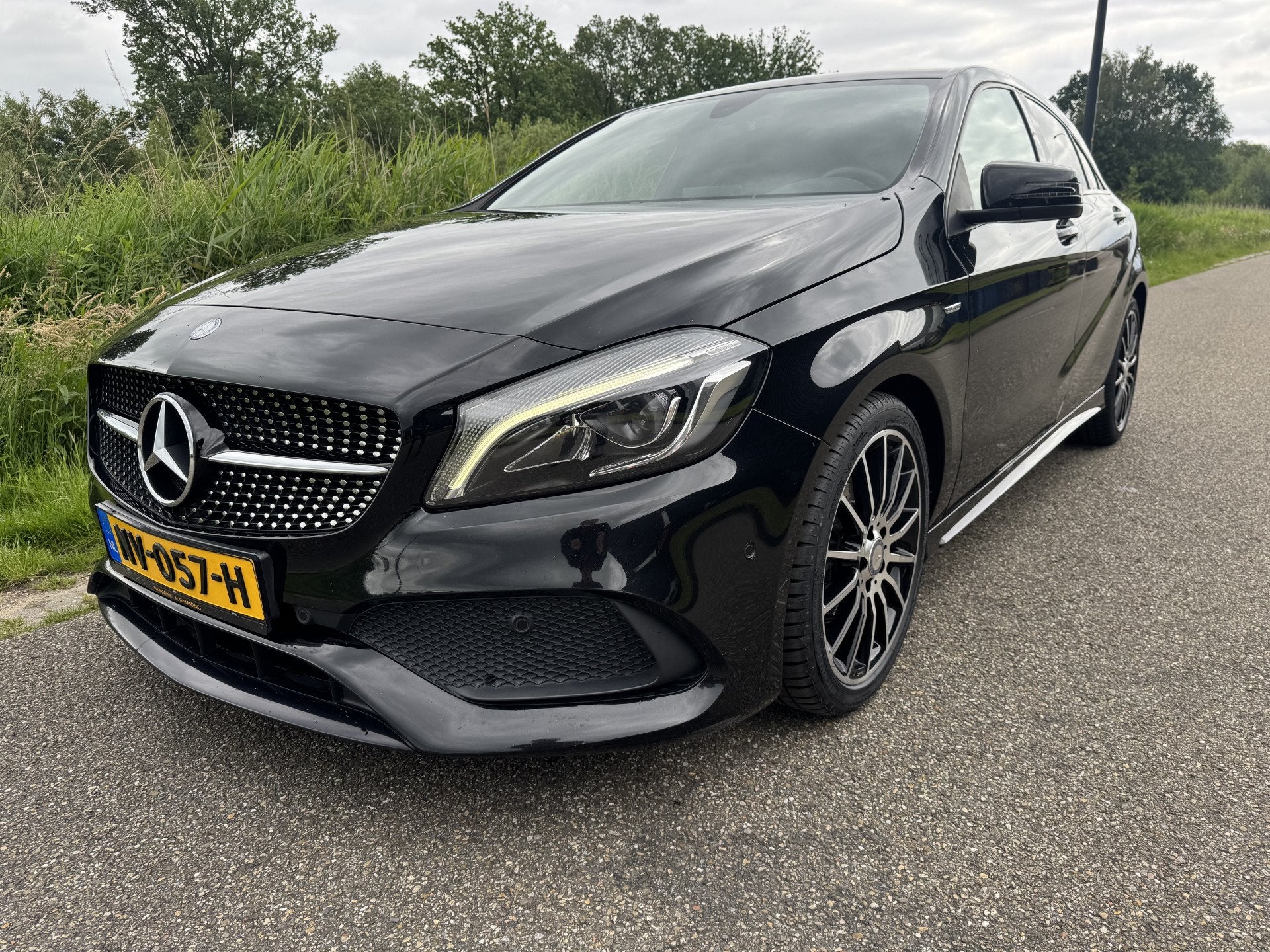 Mercedes-Benz A-Klasse Edition Uitv. Carplay 180 (bj 2017), Auto's, Gebruikt, 4 cilinders, 19 km/l, Lichtsensor