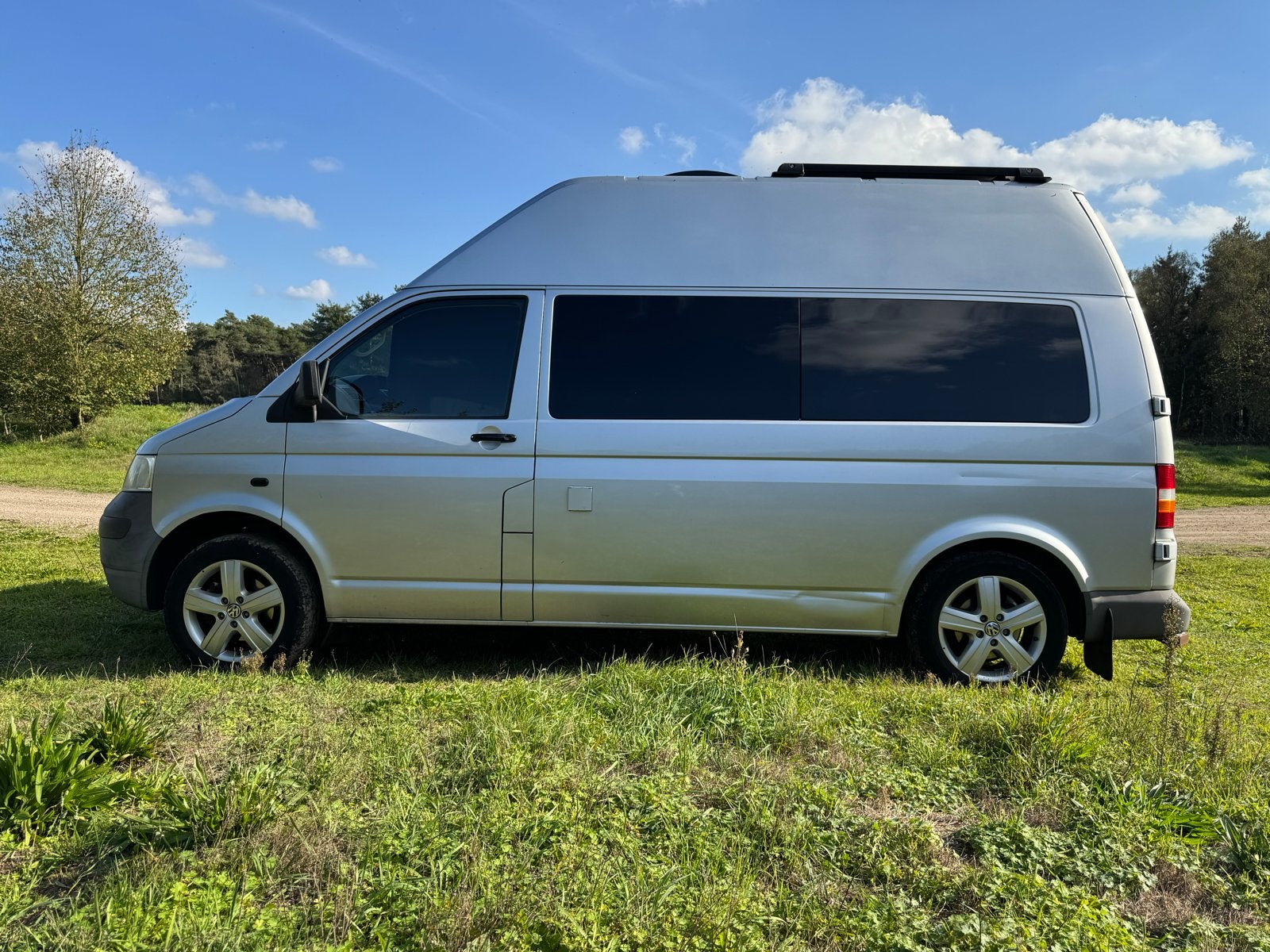 VW Transporter T5 2.5 TDI 2009 Hoogdak Camper LWB, Caravans en Kamperen, Buscamper of Camperbus, Tot en met 2, Diesel, Particulier