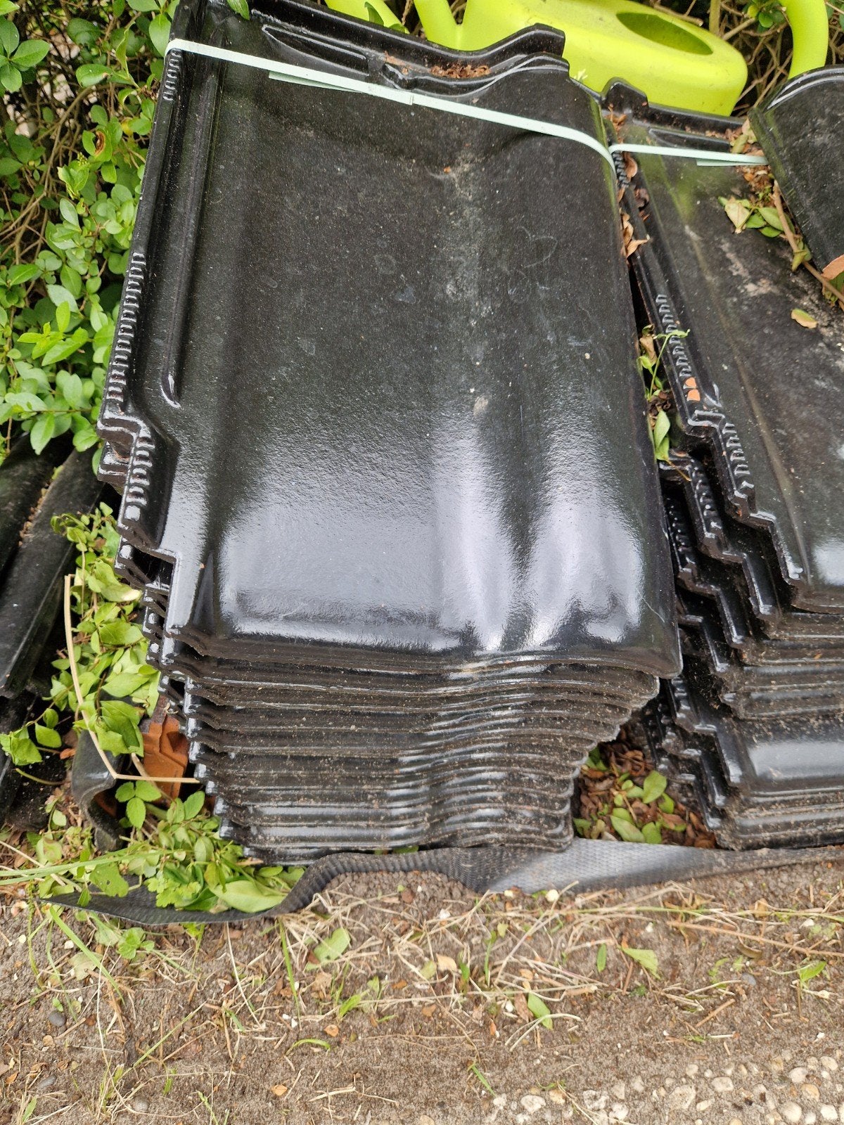 Dakpannen zwart FD10 - FD-10, Doe-het-zelf en Verbouw, Dakpannen en Dakbedekking, Ophalen, Steen of Klei, Zwart, 15 m² of meer