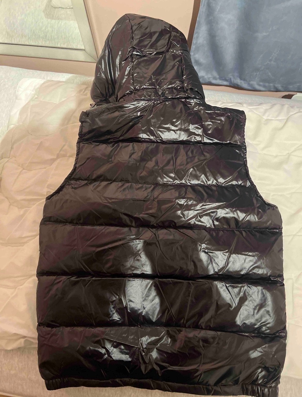 Moncler bodywarmer met capuchon, Ophalen of Verzenden, Gedragen, Maat 48/50 (M), Zwart