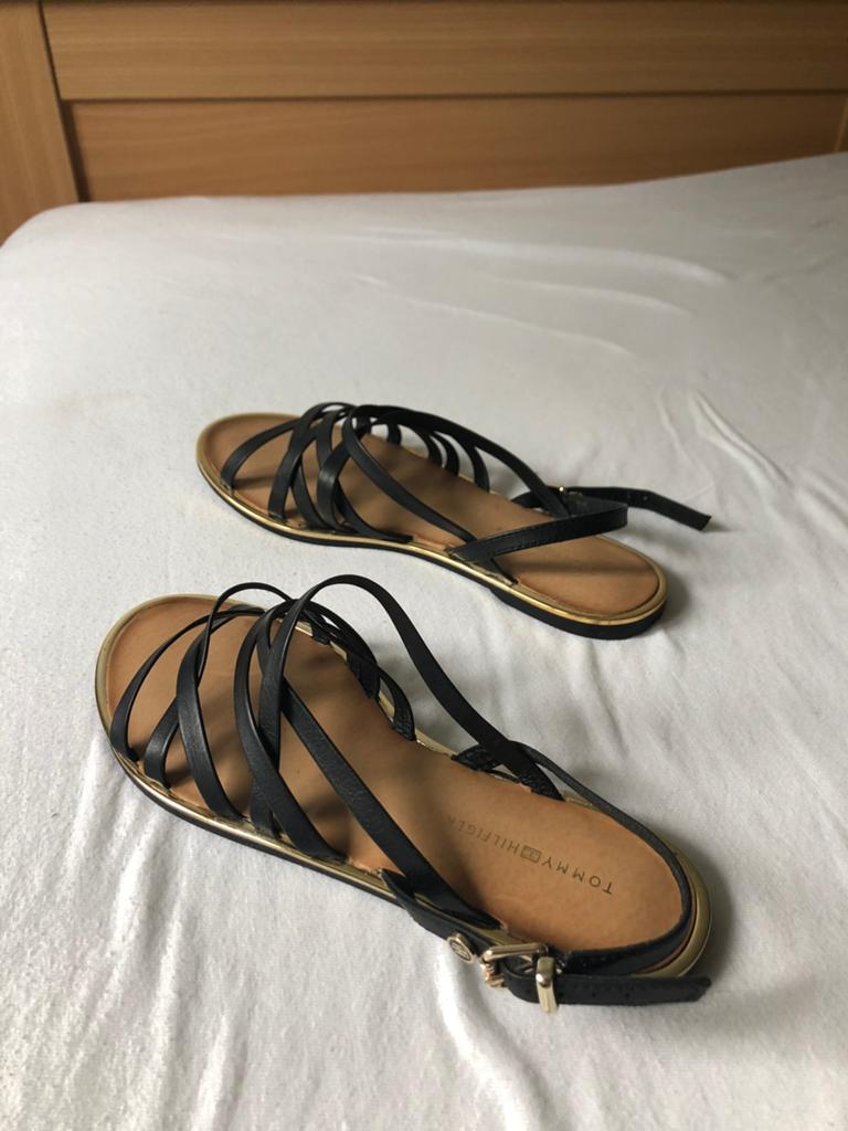 Tommy Hilfiger zwarte, leren sandalen, maat 37. Nieuw!, Zwart, Nieuw, Sandalen of Muiltjes, Ophalen of Verzenden