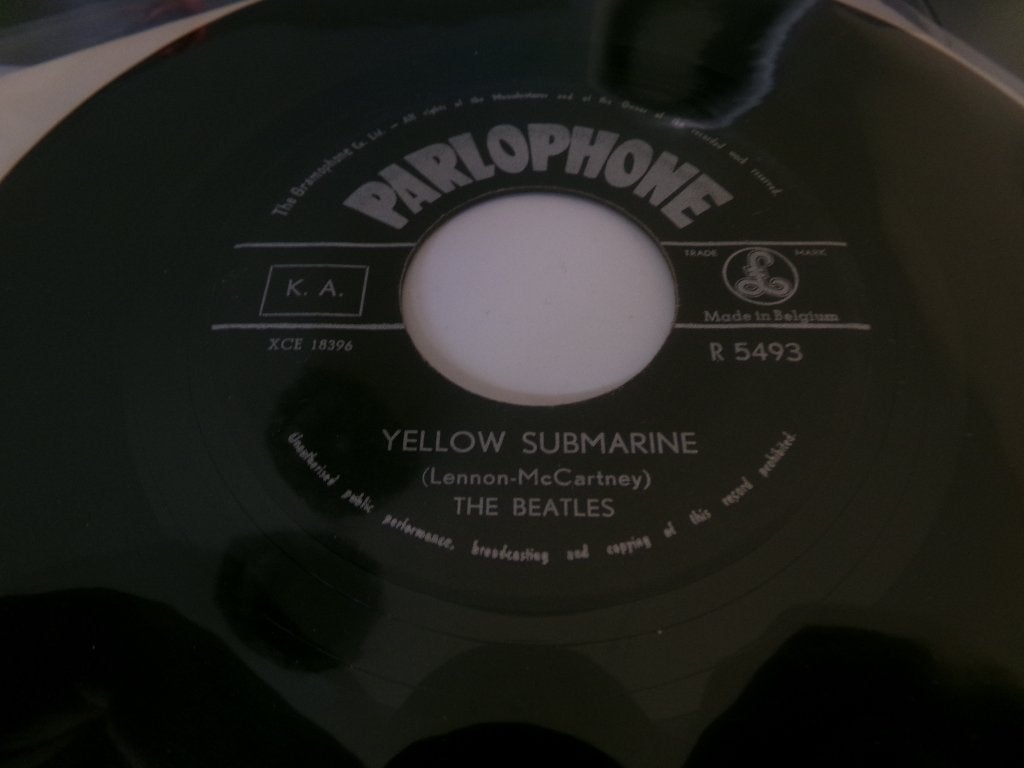 The Beatles ‎– Yellow Submarine / Eleanor Rigby - 1966, Ophalen of Verzenden, 1960 - 1969, Gebruikt, Pop
