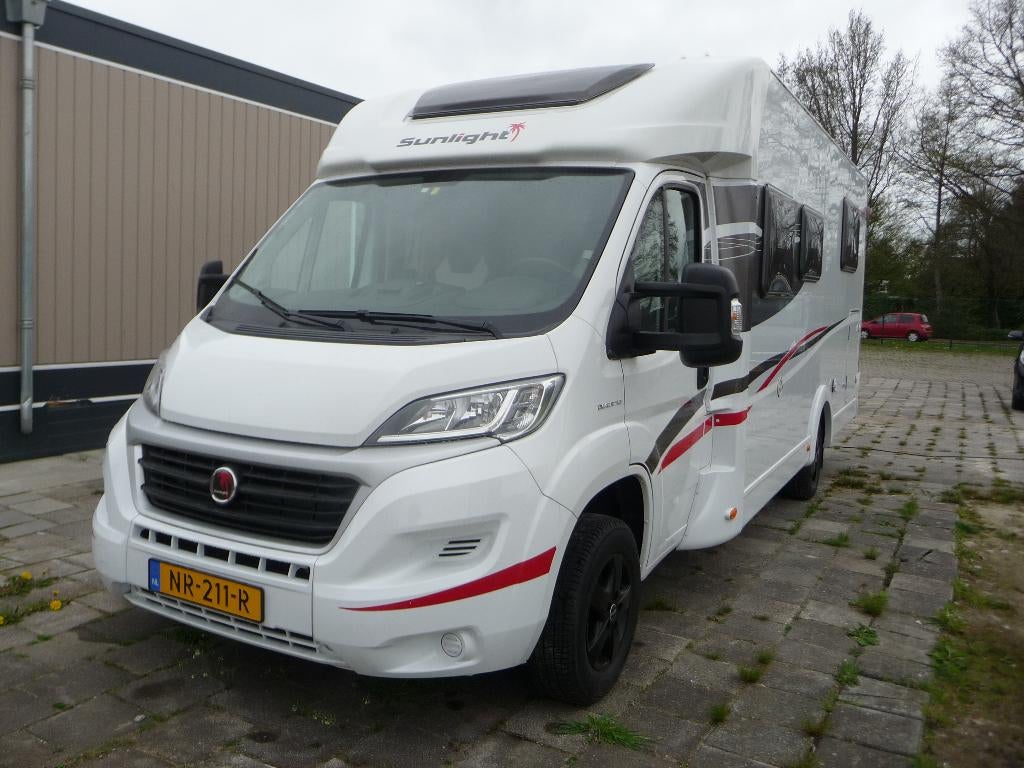 camper Sunlight T67 Capron, Caravans en Kamperen, Campers, Particulier, tot en met 4, Half-integraal, Sunlight, Fiat, Diesel, Handgeschakeld