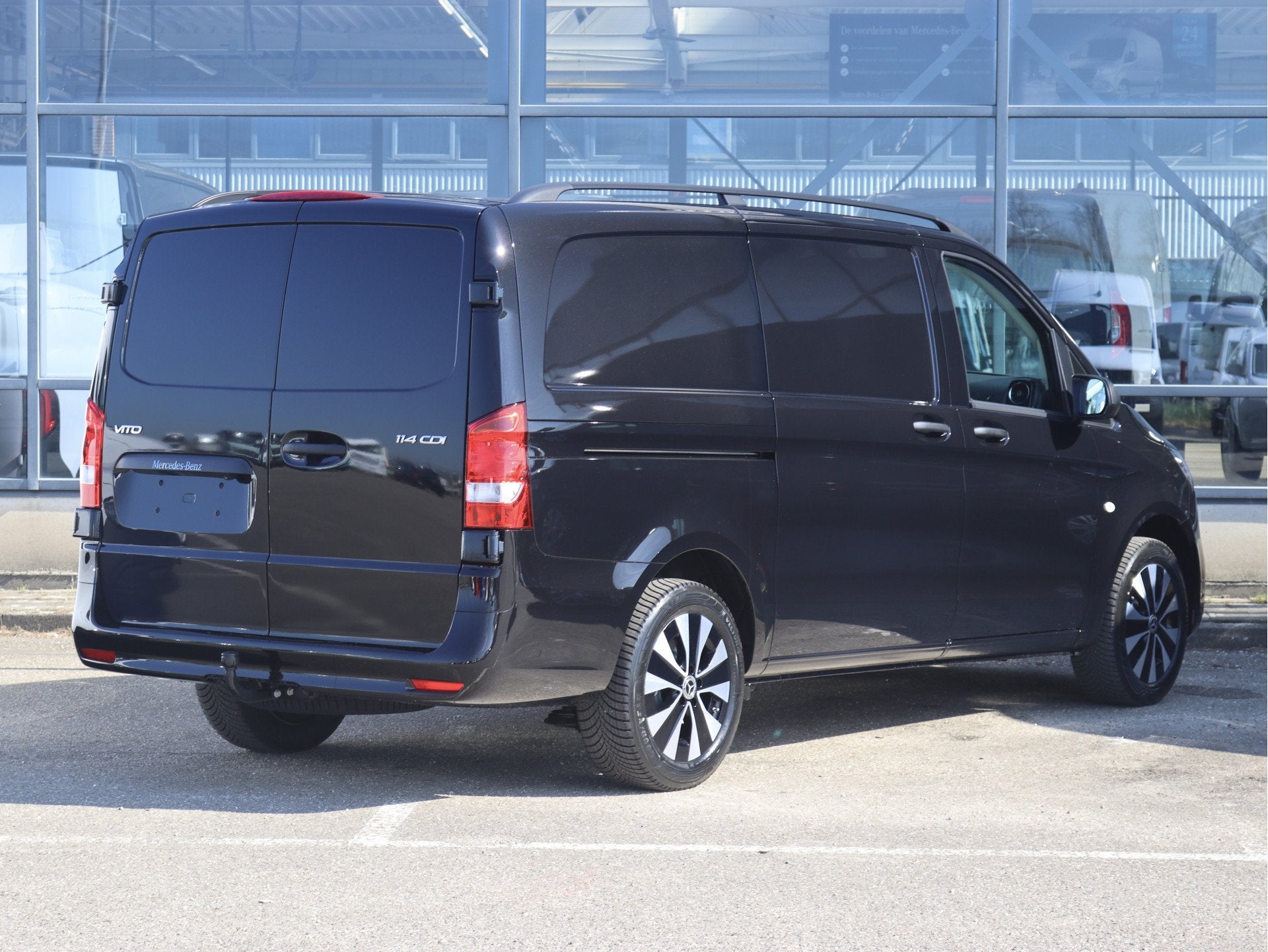 Mercedes-Benz Vito 114 CDI GB L2 PRO (bj 2025), Automaat, 12 maanden, Zwart, 4 cilinders