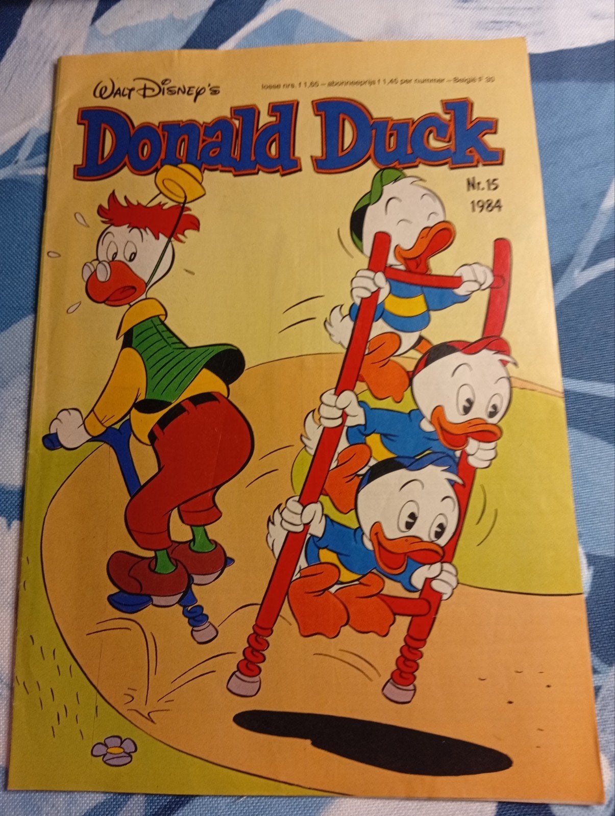Donald Duck Nr. 15 uit 1984 - Klassiek stripboek, Boeken, Ophalen of Verzenden