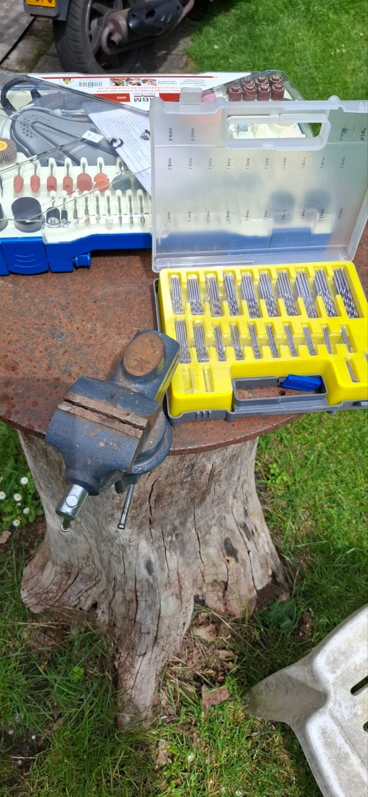 CompleteDoe hetzelf nieuwe machine ,borenzet en bankschroef., Ophalen of Verzenden