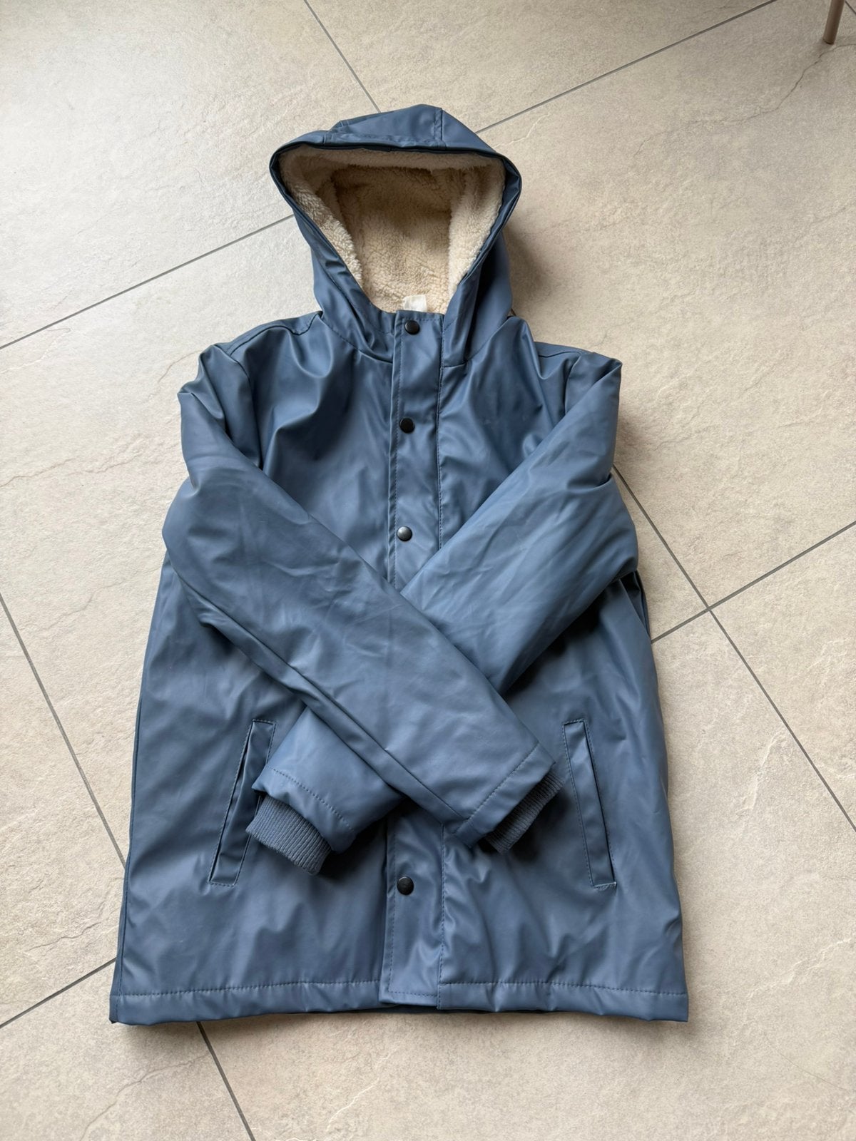 Regenjas jongens  merk hema  maat 158/164 kleur blauw grijs, Ophalen of Verzenden, Zo goed als nieuw, Jongen of Meisje, Jas