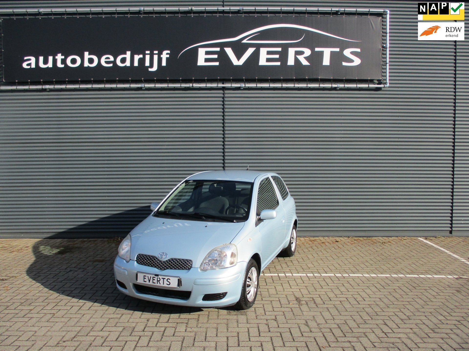 Toyota Yaris 1.0 VVT-i Sol Airco elektrisch pakket zeer nett, Auto's, Stof, Gebruikt, 31 €/maand, 4 cilinders