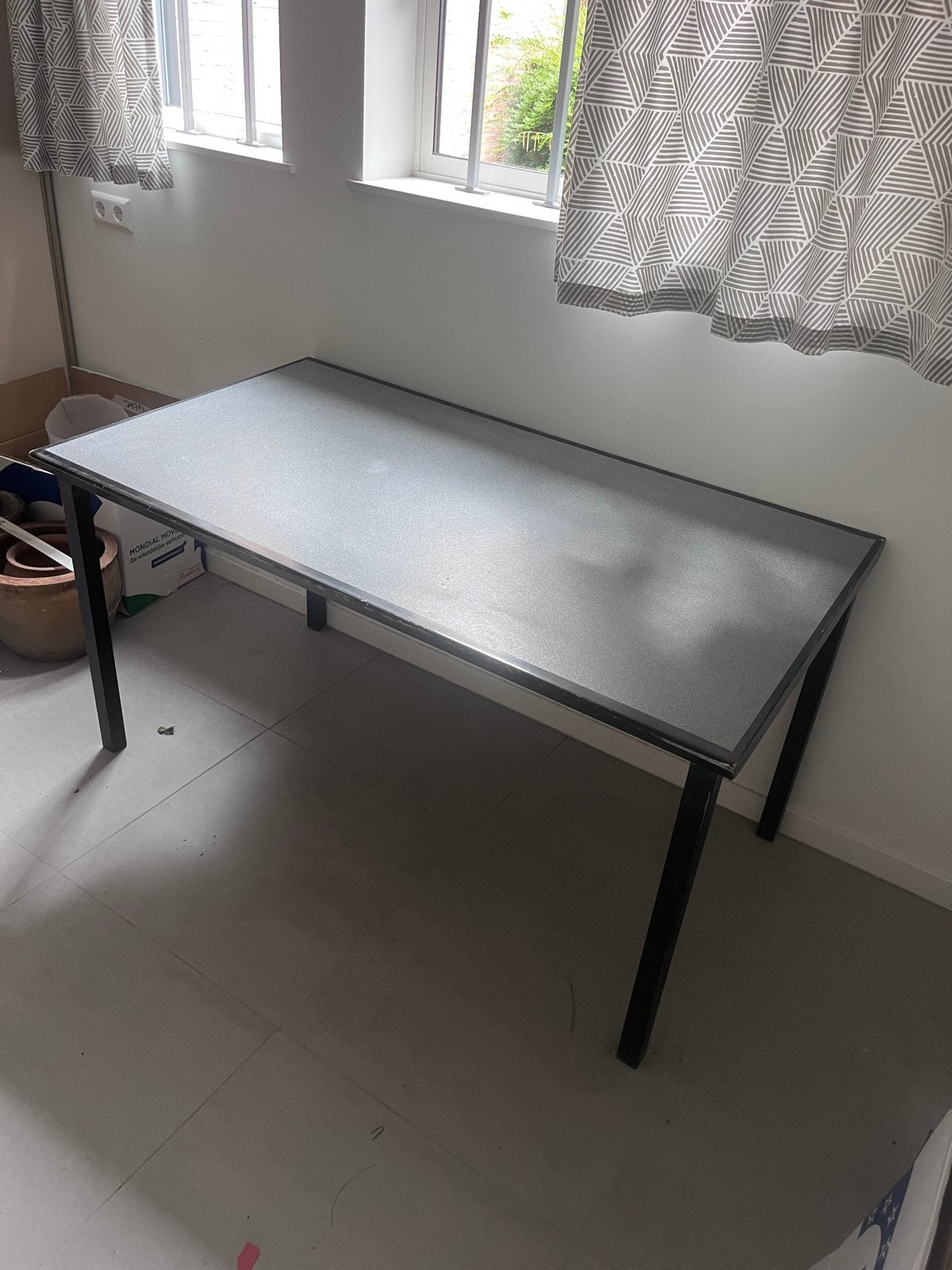 Stevige gebruikte tafel - Ideaal voor werk-of hobbyruimte, Ophalen, Gebruikt, 50 tot 100 cm, Vier personen
