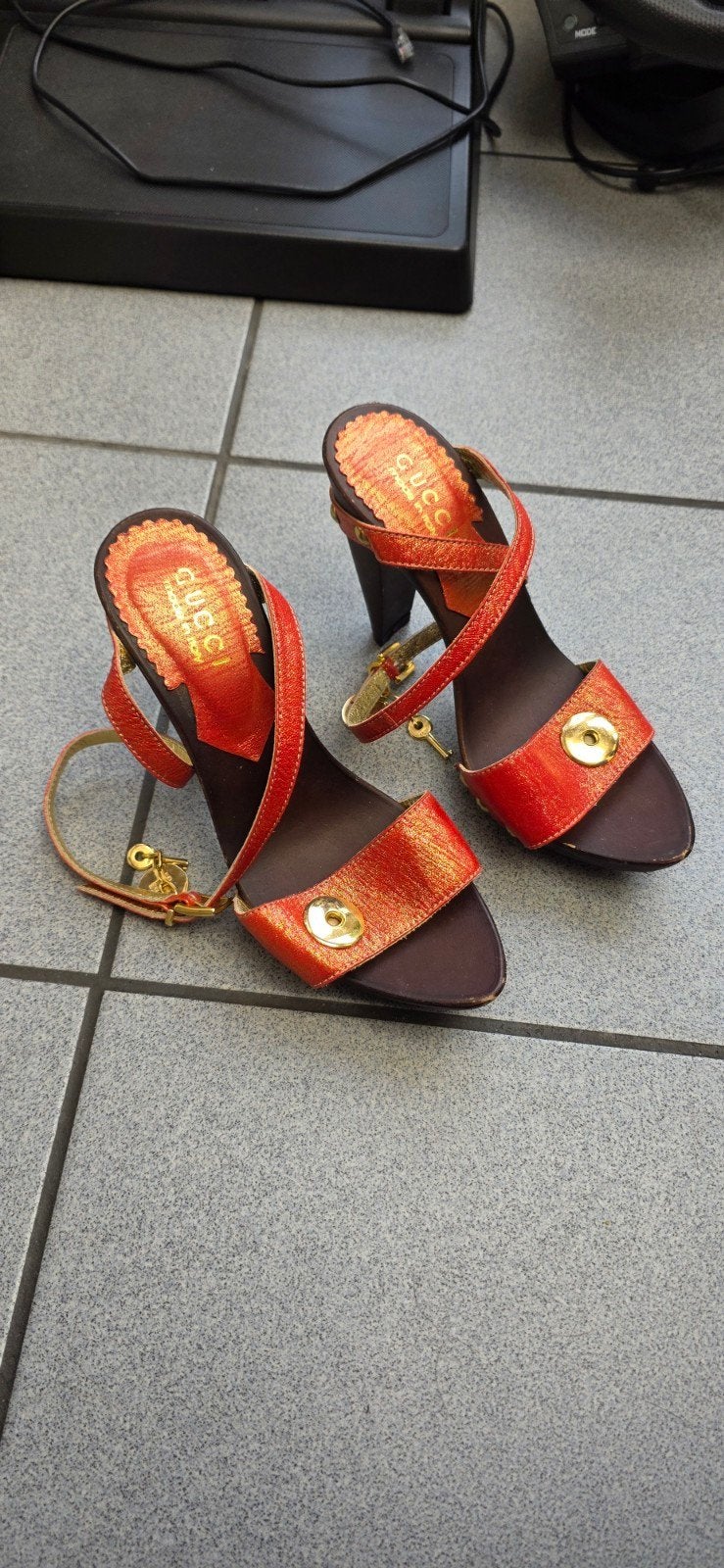 Hele mooie Gucci houten muiltjes/sandalen met hak, Schoenen met lage hakken, Ophalen of Verzenden, Rood, Gucci