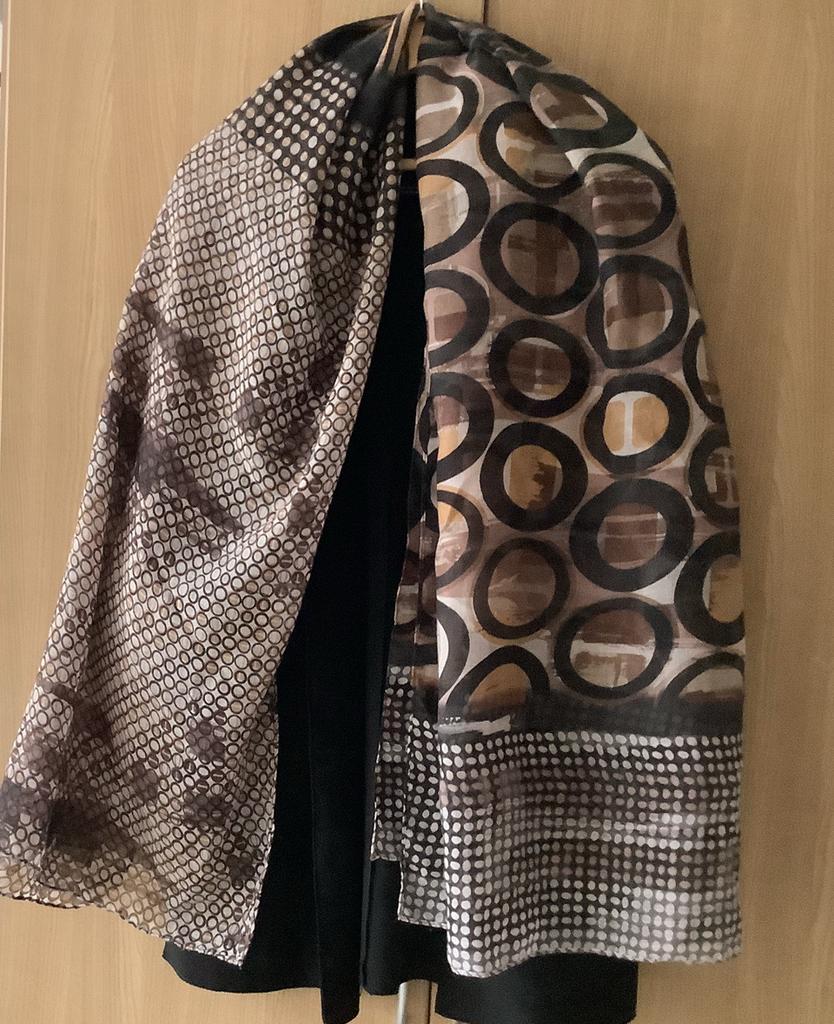 Sjaal.    Nieuw!      Koopje!!, Verzenden, Zo goed als nieuw, Maat 46/48 (XL) of groter, Sjaal