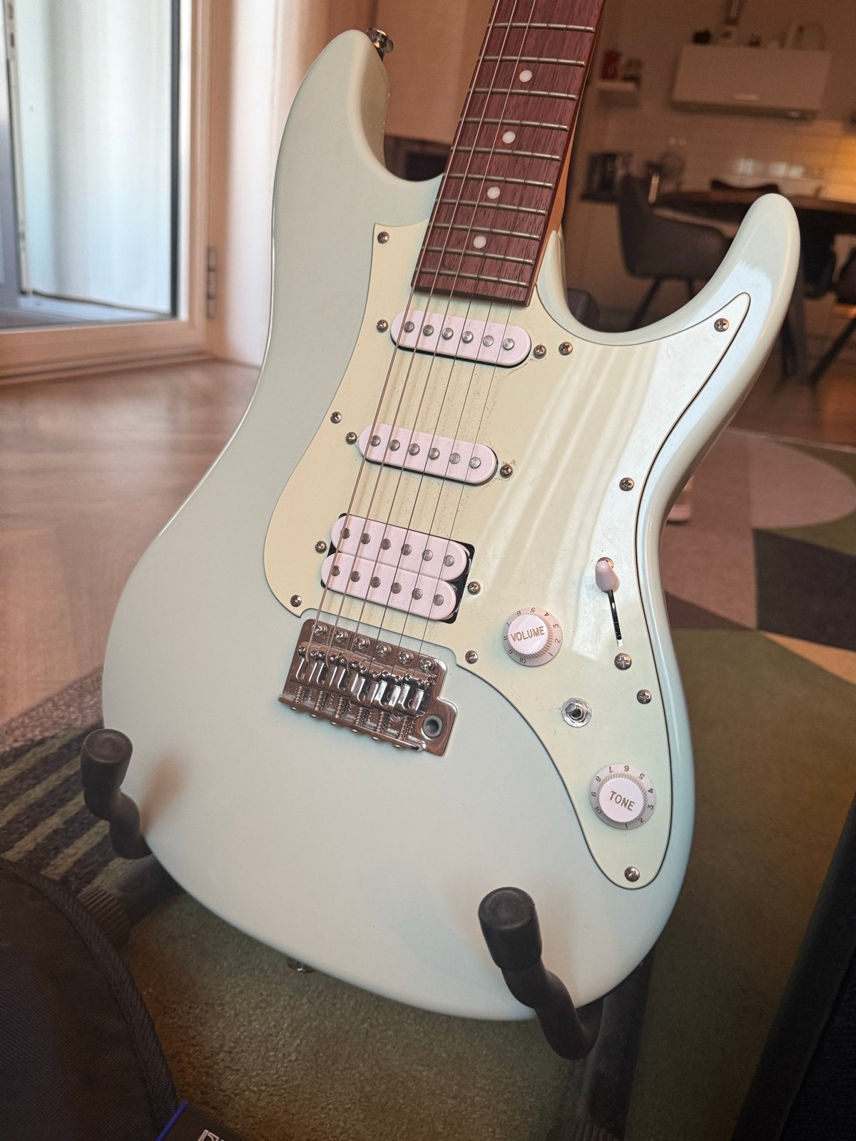 Ibanez elektrische gitaar met Fender versterker en Boss GT-1, Ibanez, Met versterker, Ophalen of Verzenden, Zo goed als nieuw