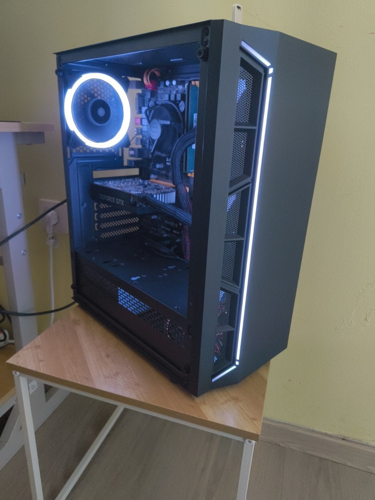 Gaming PC Intel i5-7500, GTX 1660 Super, 16GB RAM, 240GB SSD, Computers en Software, Ophalen, 240 GB SSD, Custom Build, Zo goed als nieuw