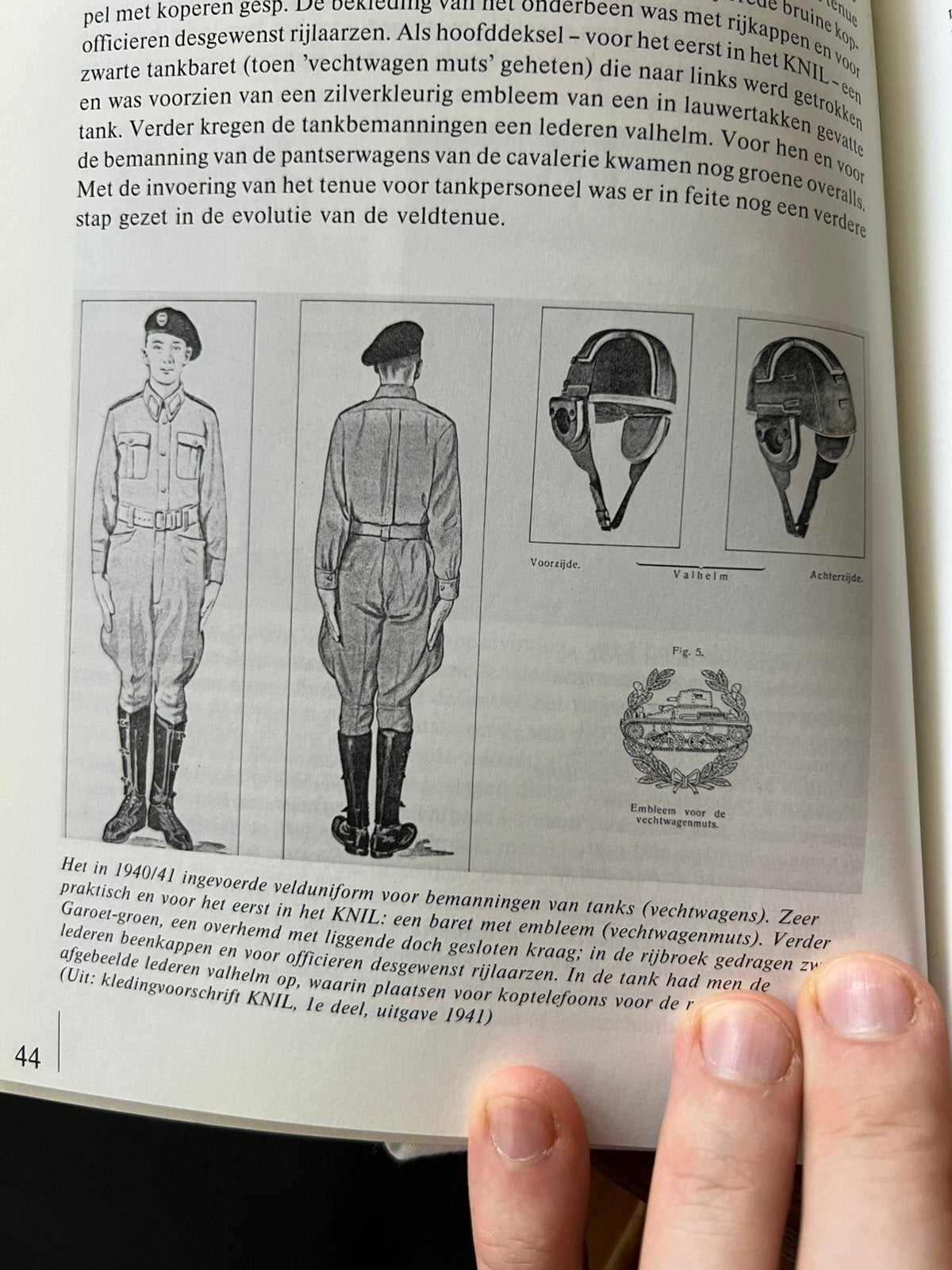Naslagwerk Nederlands oa KNIL uniformen Garoet Indonesië, Verzamelen, Verzenden, Nederland