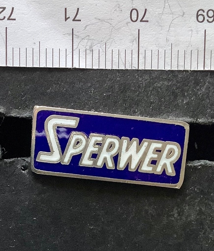 speld, emaille, Sperwer (AR, Verzamelen, Ophalen of Verzenden, Gebruikt, Overige onderwerpen, Speldje of Pin