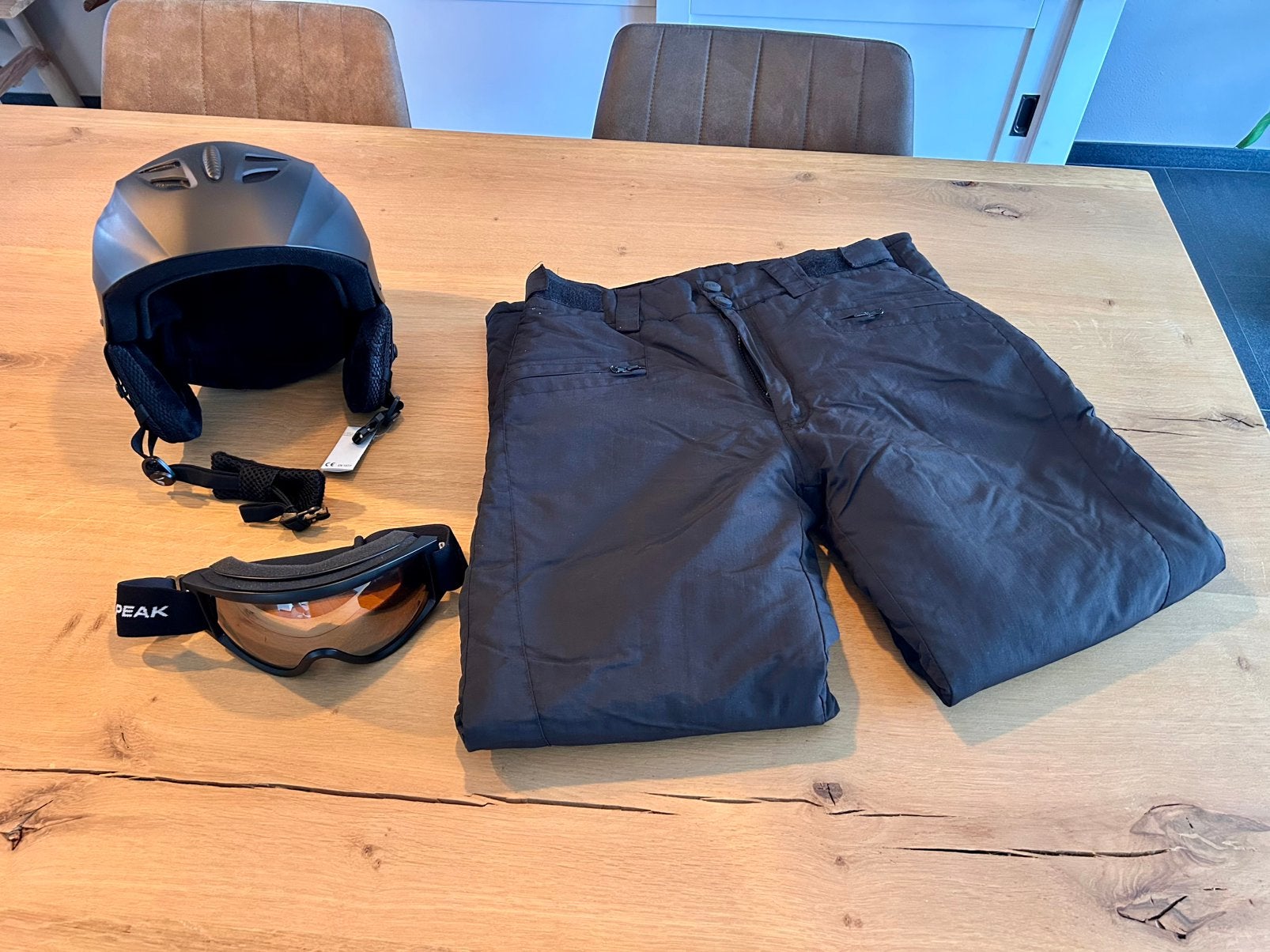 **Ski Helm, Ski Bril & Ski Broek**, Ophalen of Verzenden, Zo goed als nieuw, Maat 48/50 (M), Overige typen