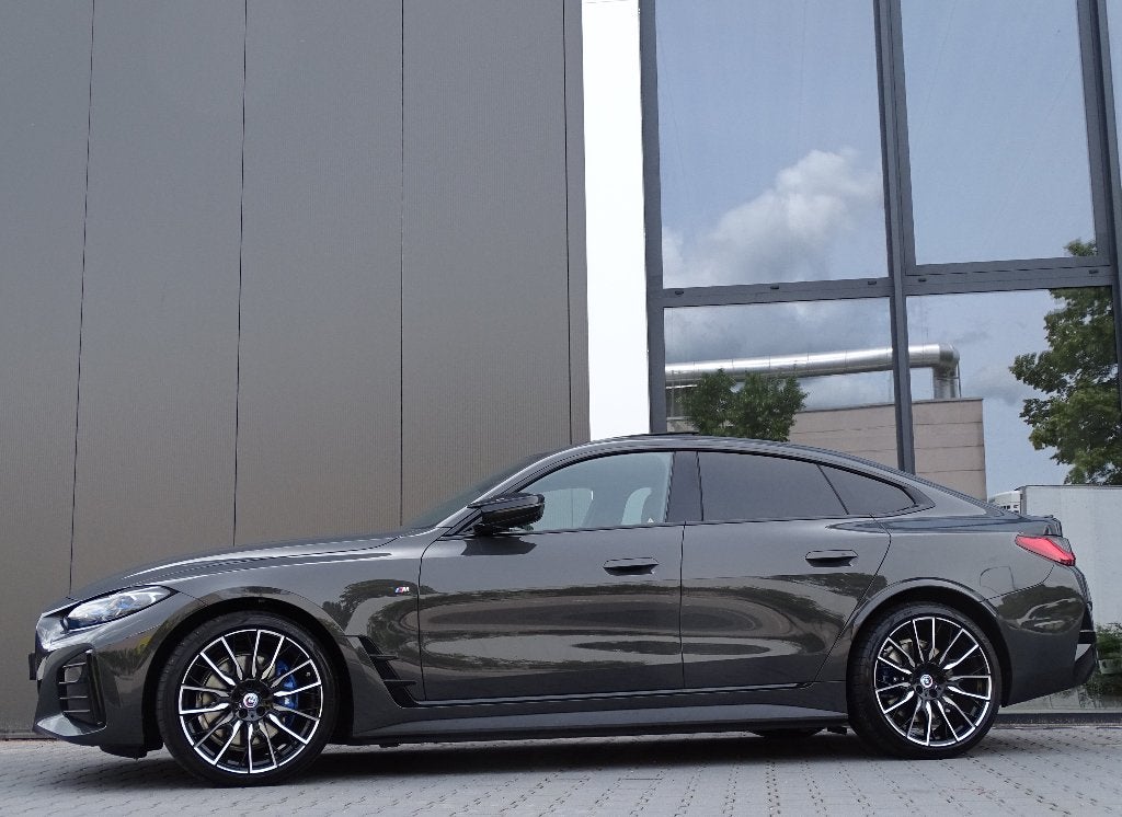 BMW i4 M50 544pk 2023 l Dravitgrau l BTW Verrekenbaar l, Auto's, BMW, Euro 6, 110 €/maand, 2190 kg, Vierwielaandrijving