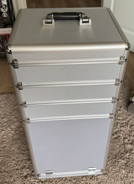 Koffer voor hobby of thuiskappers, Hard kunststof, Zo goed als nieuw, 70 cm of meer, Wieltjes