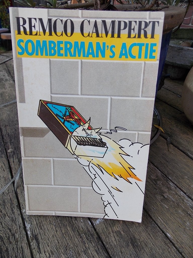 Remco Campert - Somberman's Actie (Boek), Ophalen of Verzenden, Gelezen, Remco Campert