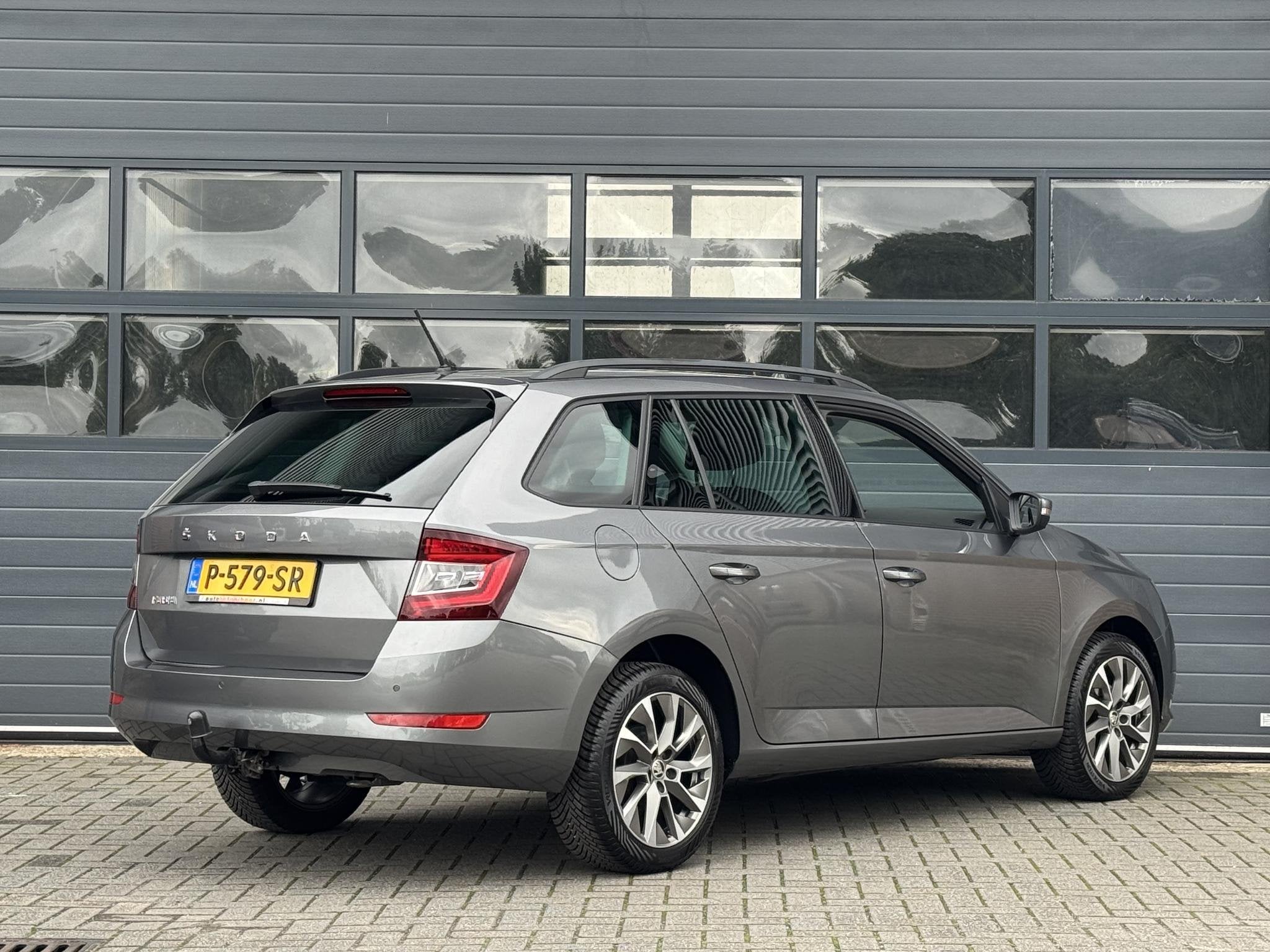 SKODA FABIA COMBI 1.0 TSI BUSINESS EDITION I TREKHAAK I ALL-, Stof, Gebruikt, 95 pk, 49 €/maand