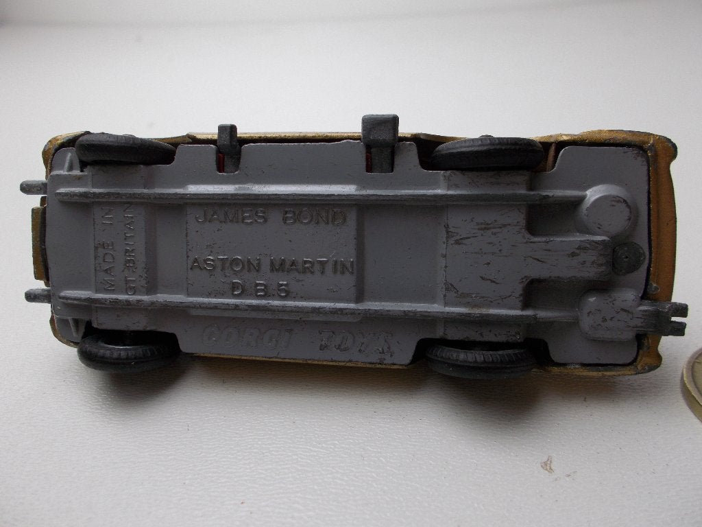 1965 Corgi Toys 261 JAMES BOND ASTON MARTIN DB5 (GOLD) -B-, Hobby en Vrije tijd, Ophalen of Verzenden, Gebruikt, Auto, Corgi