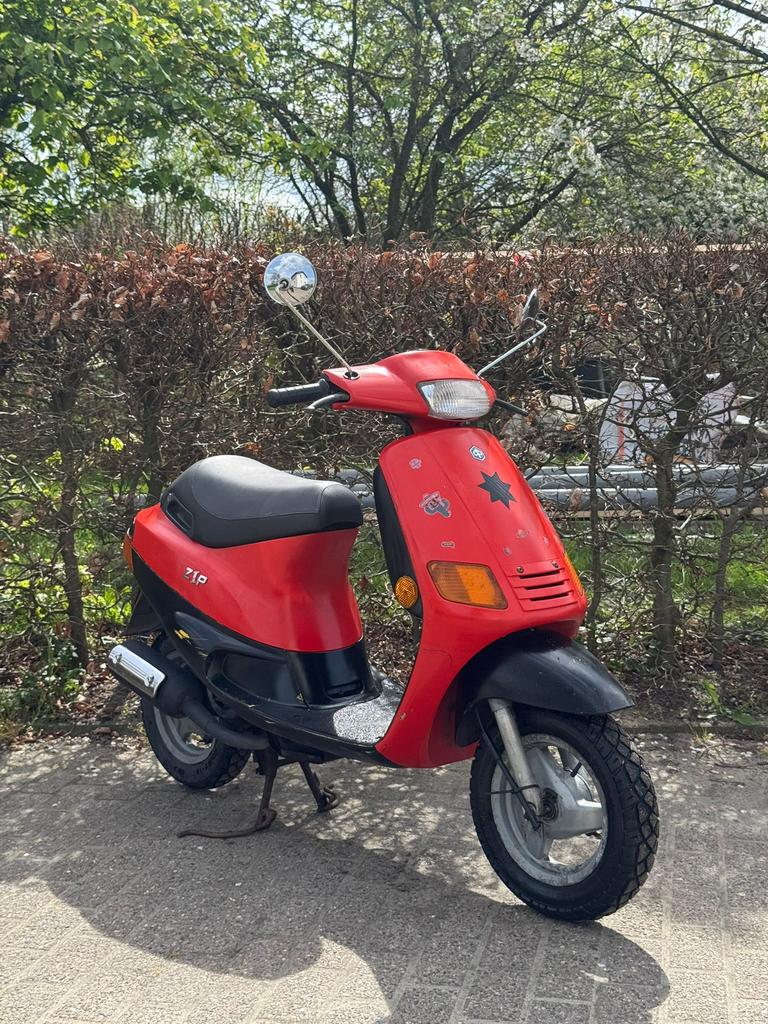 🛠️Piaggio zip 2 takt 50 cc opknapper rood leuk ding🛠️