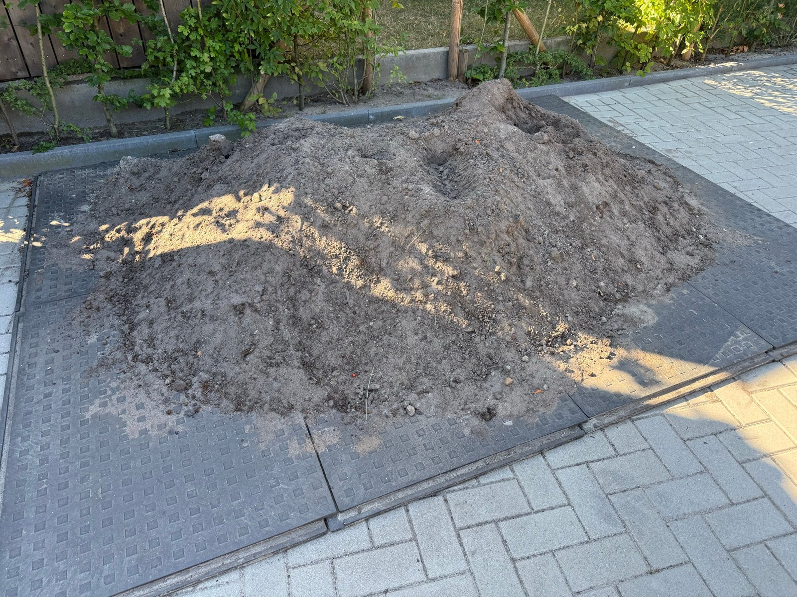 GRATIS | tuinaarde | zwarte grond | 2,5 m3, Ophalen, Tuinaarde