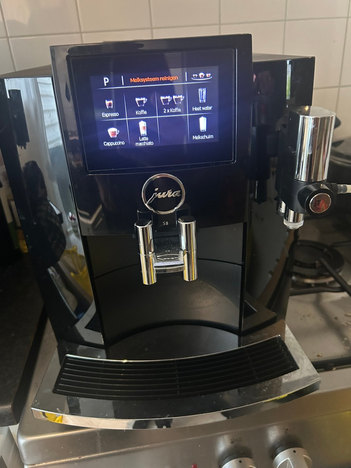 Nette Jura S8 black 2022 (5708 ber)touchscreen met DEFECT, Witgoed en Apparatuur, Koffiezetapparaten, Zo goed als nieuw, Koffiemachine