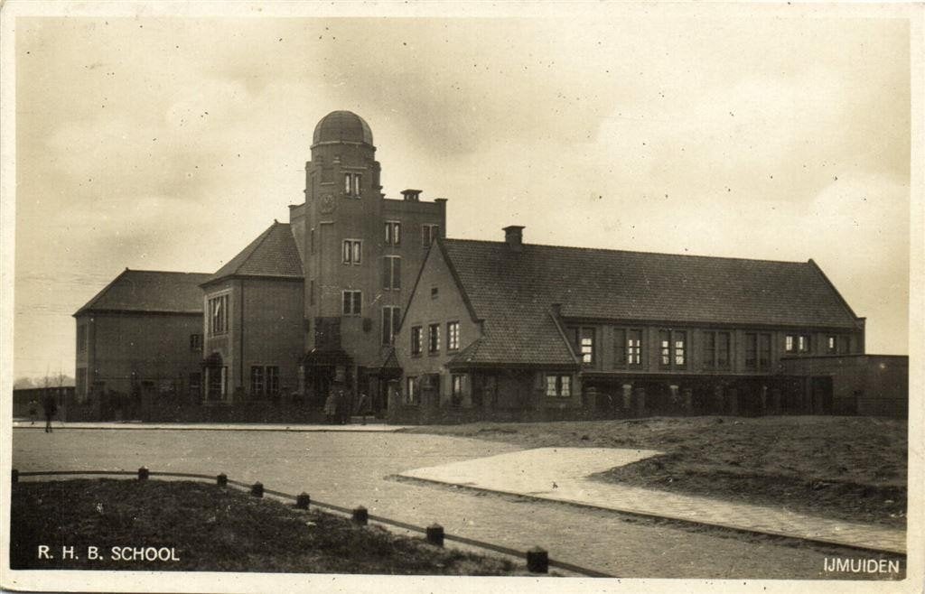 R.H.B. School - IJmuiden - ongelopen, Verzamelen, Ansichtkaarten | Nederland, Ophalen of Verzenden, 1940 tot 1960, Ongelopen, Noord-Holland