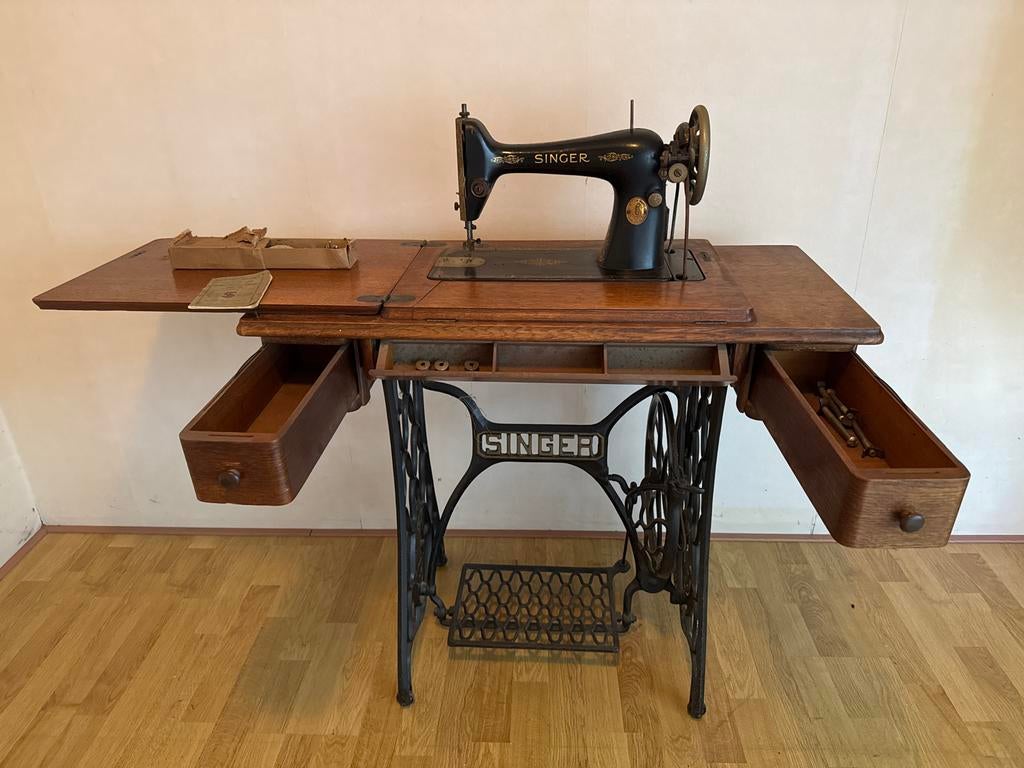Originele Singer naaimachine uit 1927, Antiek en Kunst, Antiek | Naaimachines, Ophalen of Verzenden