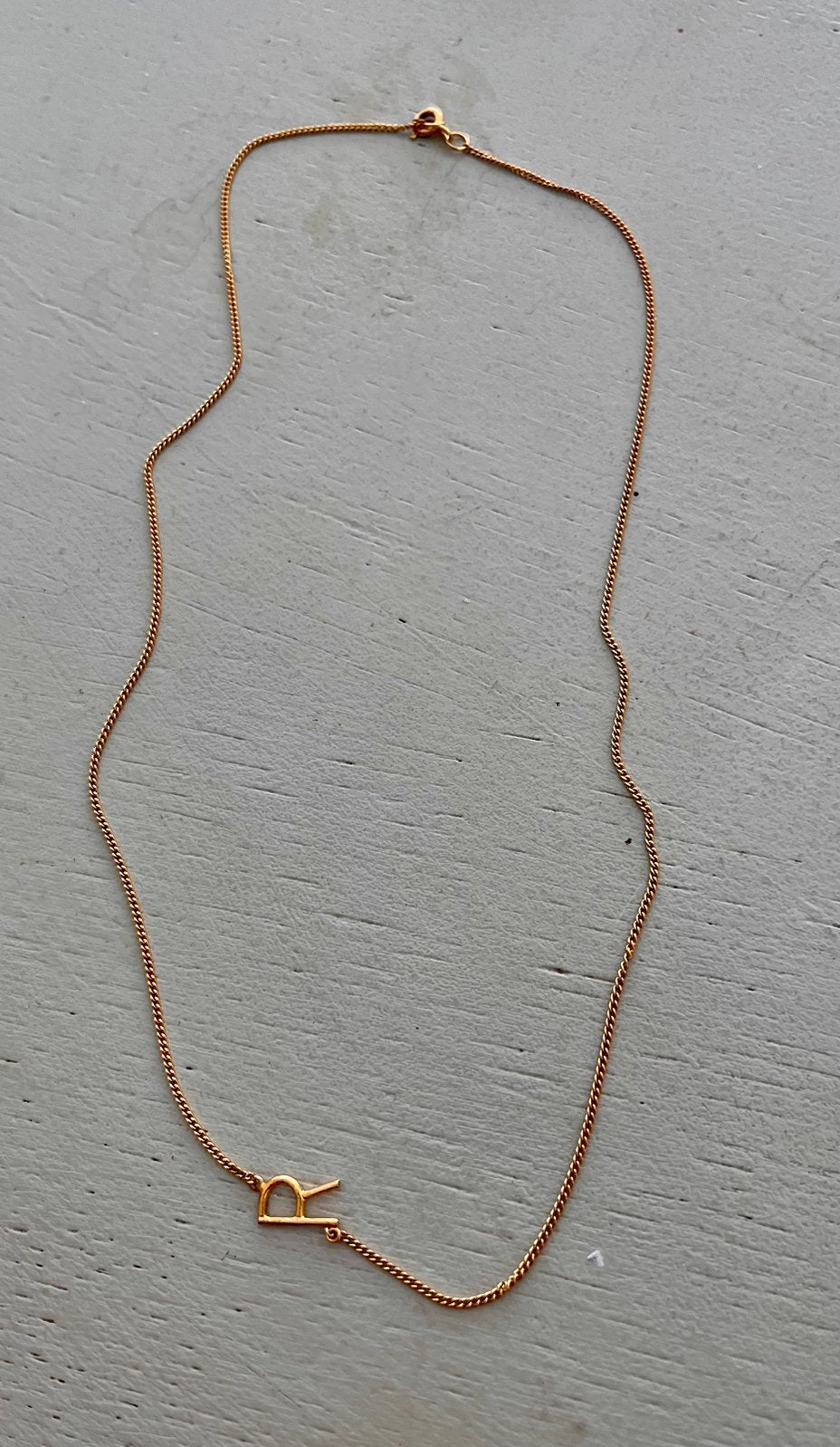 Mooie goudkleurige ketting met letter R., Ophalen of Verzenden, Zo goed als nieuw, Goud, Overige materialen