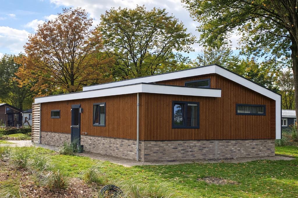 Te koop vakantiehuis voor eigen gebruik en/of verhuur, In bos, Noord-Brabant, Tv, Recreatiepark