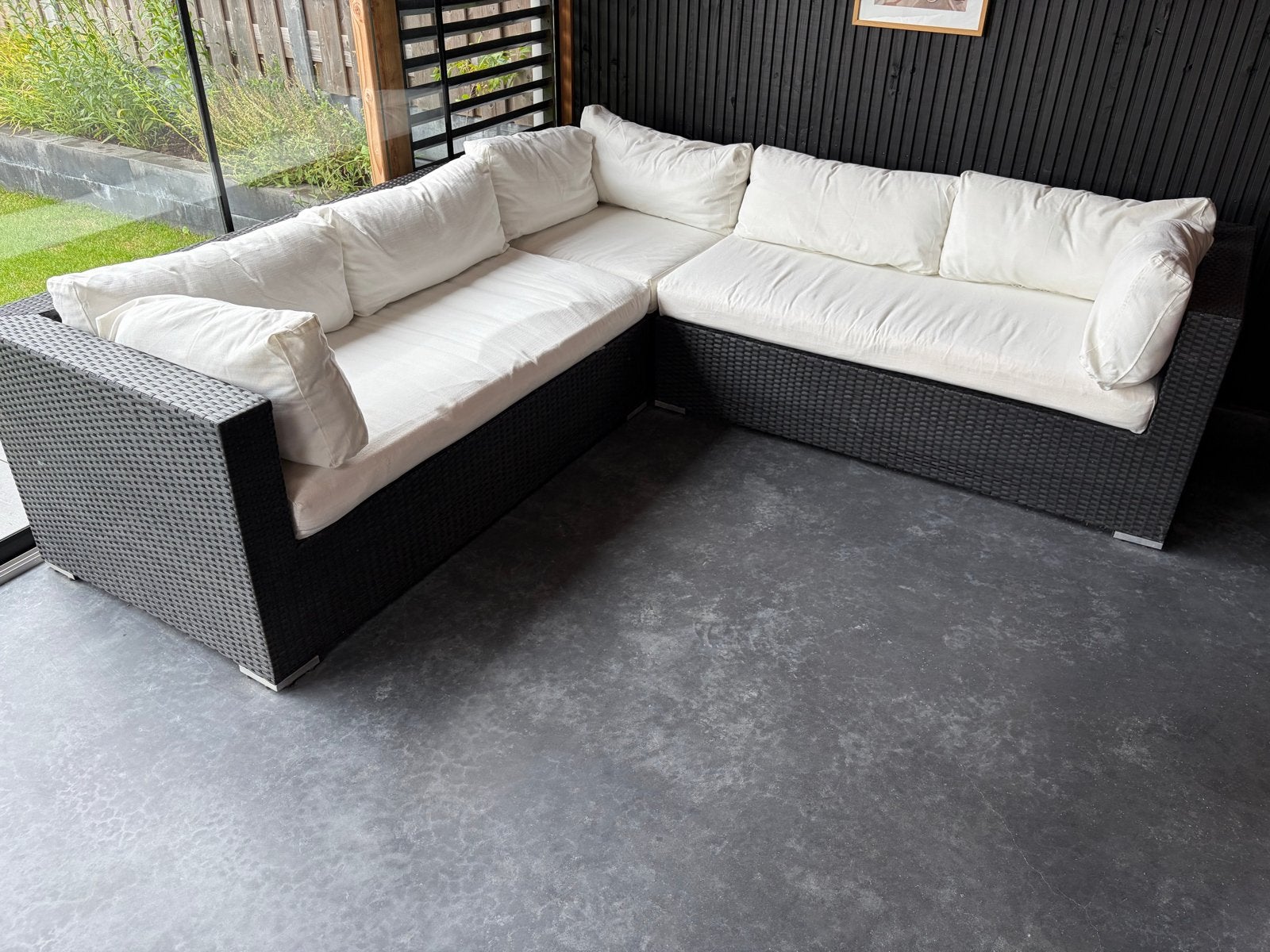 Wicker loungeset met witte kussens en hocker, Ophalen, Gebruikt, Meer dan 8 zitplaatsen, Loungeset