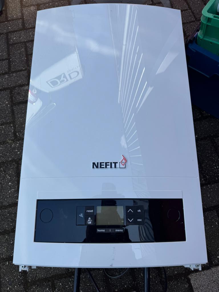 Nefit trendline hrc 30 cw 5 gebruikt, Doe-het-zelf en Verbouw, Verwarming en Radiatoren, Ophalen, 30 tot 80 cm, Gebruikt, Cv-ketel of Combi-ketel