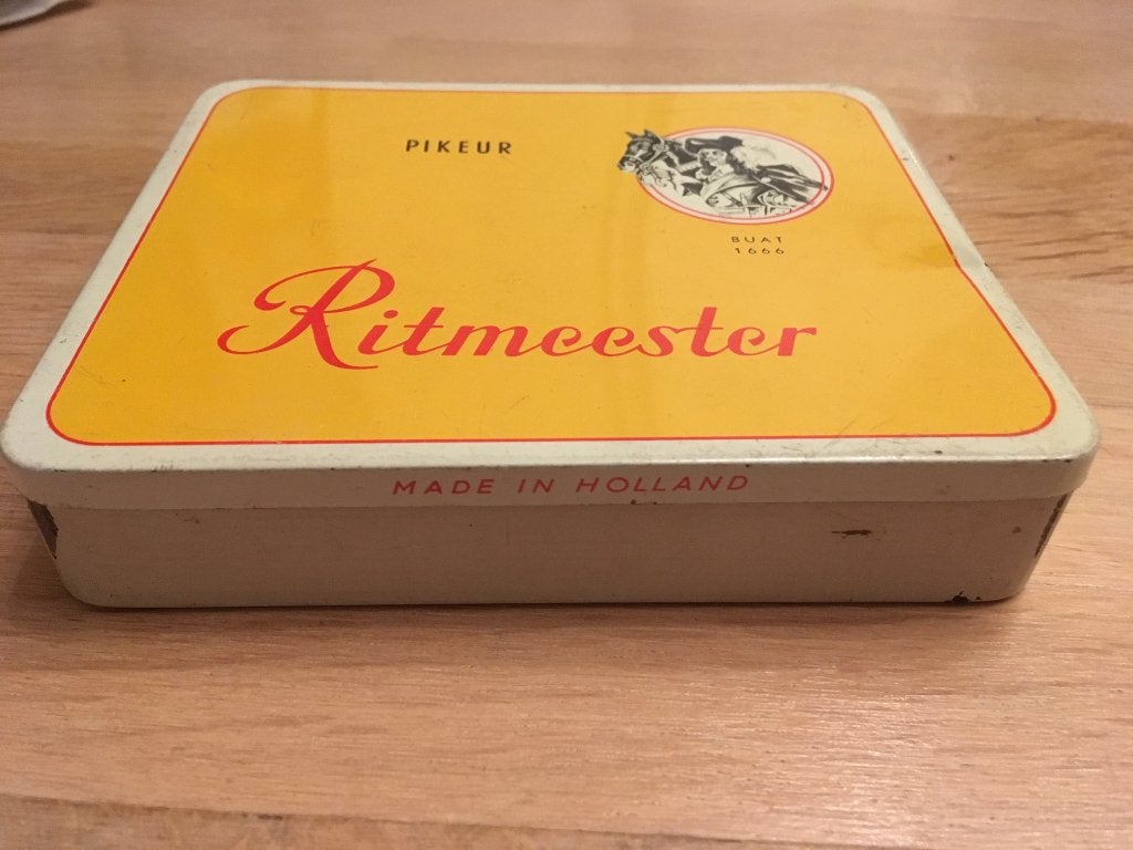 Ritmeester pikeur Buat 1666 geel sigaren blikje no 777, Verzamelen, Ophalen of Verzenden, Gebruikt, Tabaksdoos of Verpakking