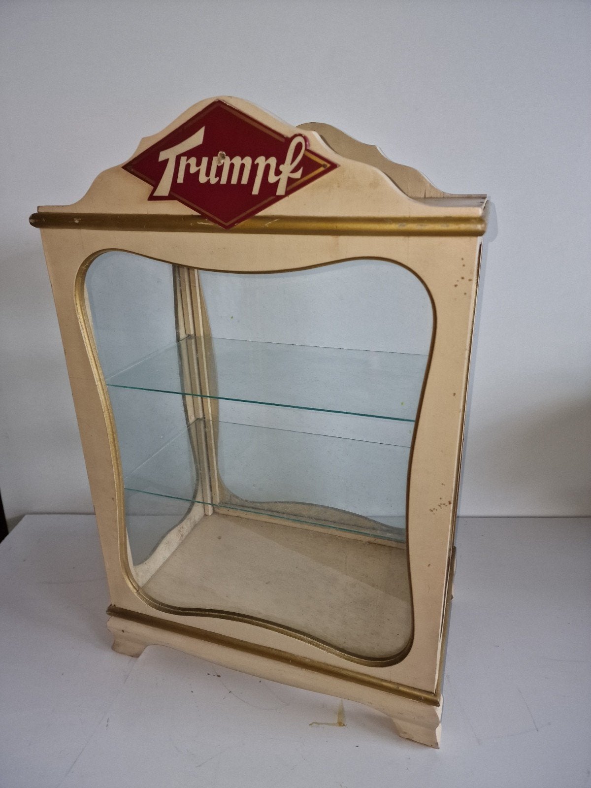 toonbank vitrine  Trumpf, Ophalen